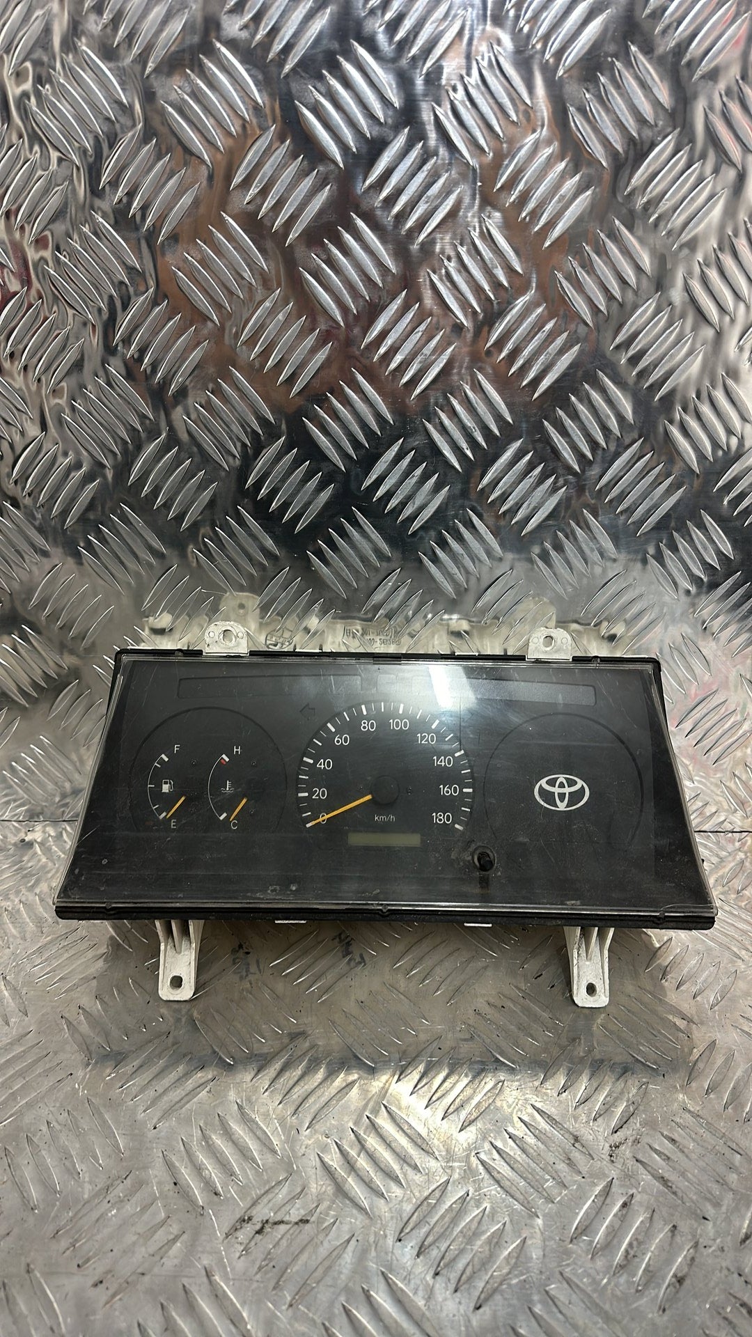 1995-2004 Toyota Hiace Instrument Cluster 83800-26280
