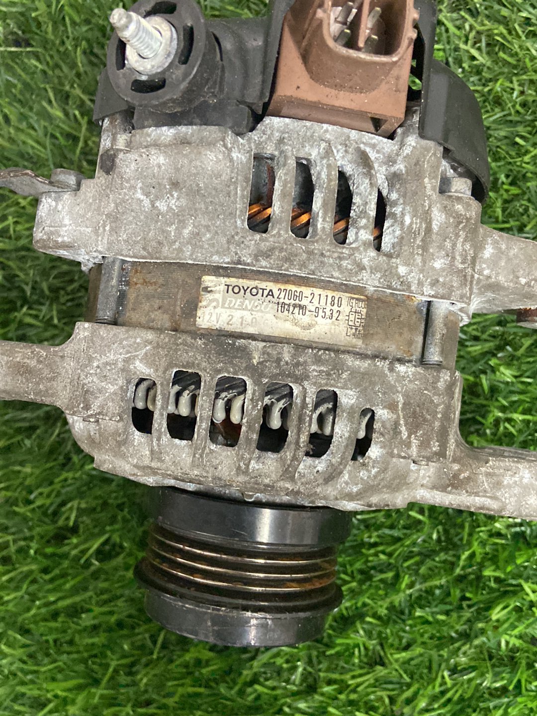 Toyota Vitz Alternator 2706021180