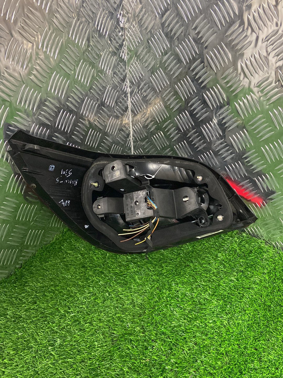 2003-2010 BMW 535i E60- Right Taillight PN: 7165738