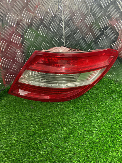 2007 - 2015 Mercedes-Benz C-Class Right Taillight 2048200264