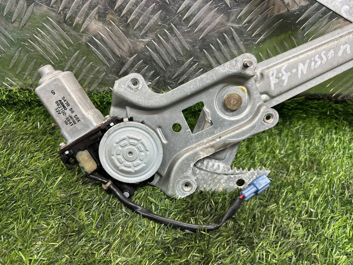 1999-2004 Nissan Vanette SK82 - Right Front Window Regulator/Motor PN: 2 PIN (862100-3841)