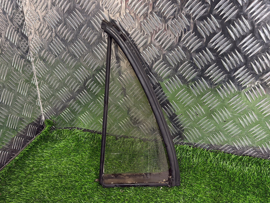 1996-2002 Toyota Hilux Surf- Right Rear Quarter Door Glass PN: M283 Tint