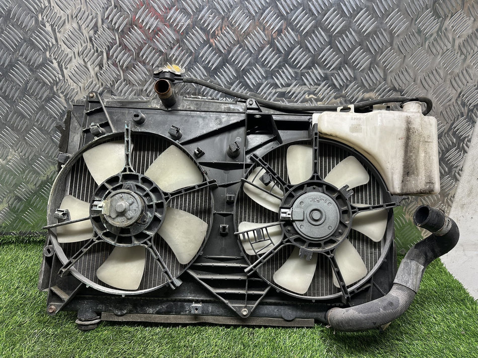 2001-2007 Toyota Voxy R60- Radiator PN: R60 2.0L