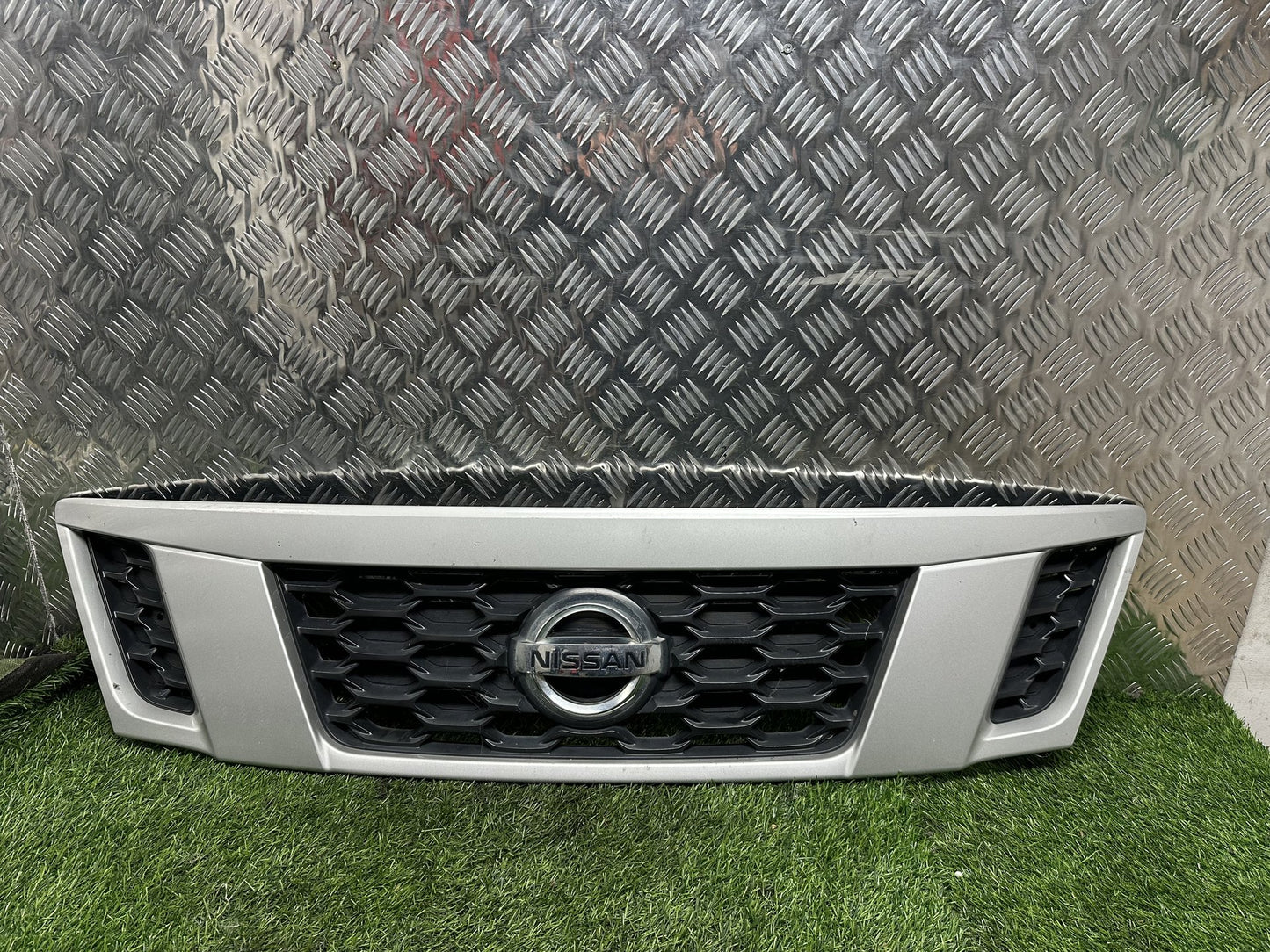 2012-2017 Nissan Caravan E26- Grille PN: