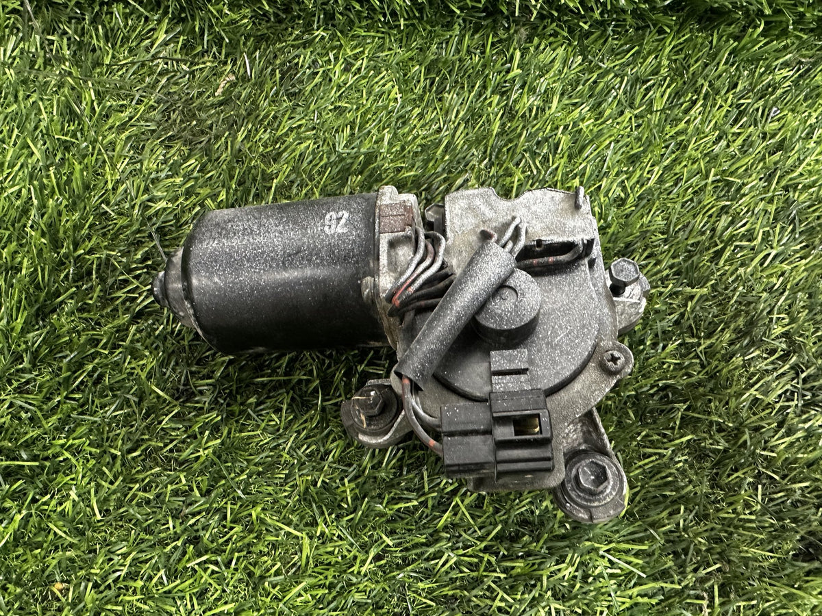 1995-2002 Toyota Hilux Surf - Front Wiper Motor PN: 159200-3051