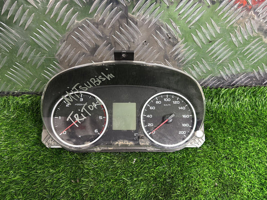2015-2018 Mitsubishi Triton- Instrument Cluster PN: 4N15 Automatic