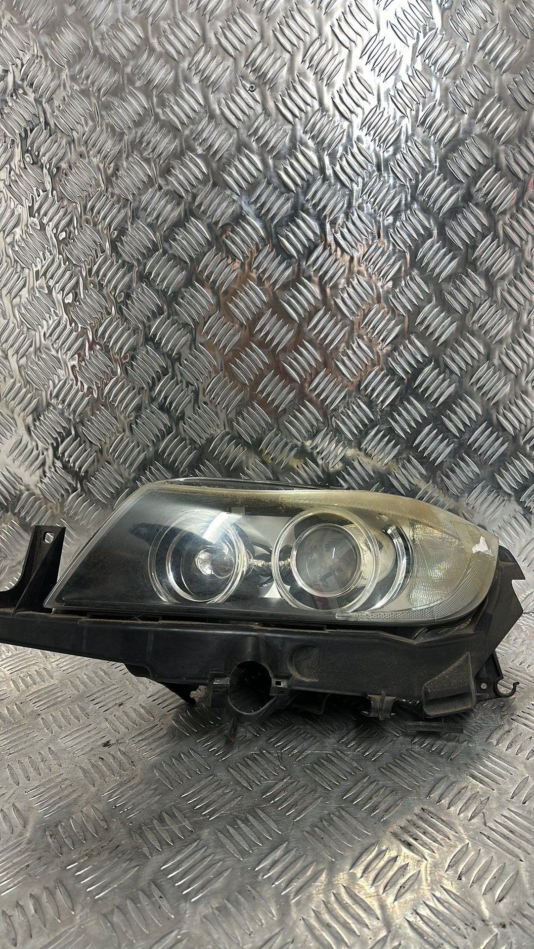 2004-2007 BMW 320i- Left Headlight PN: 63.11-6 942 739.9