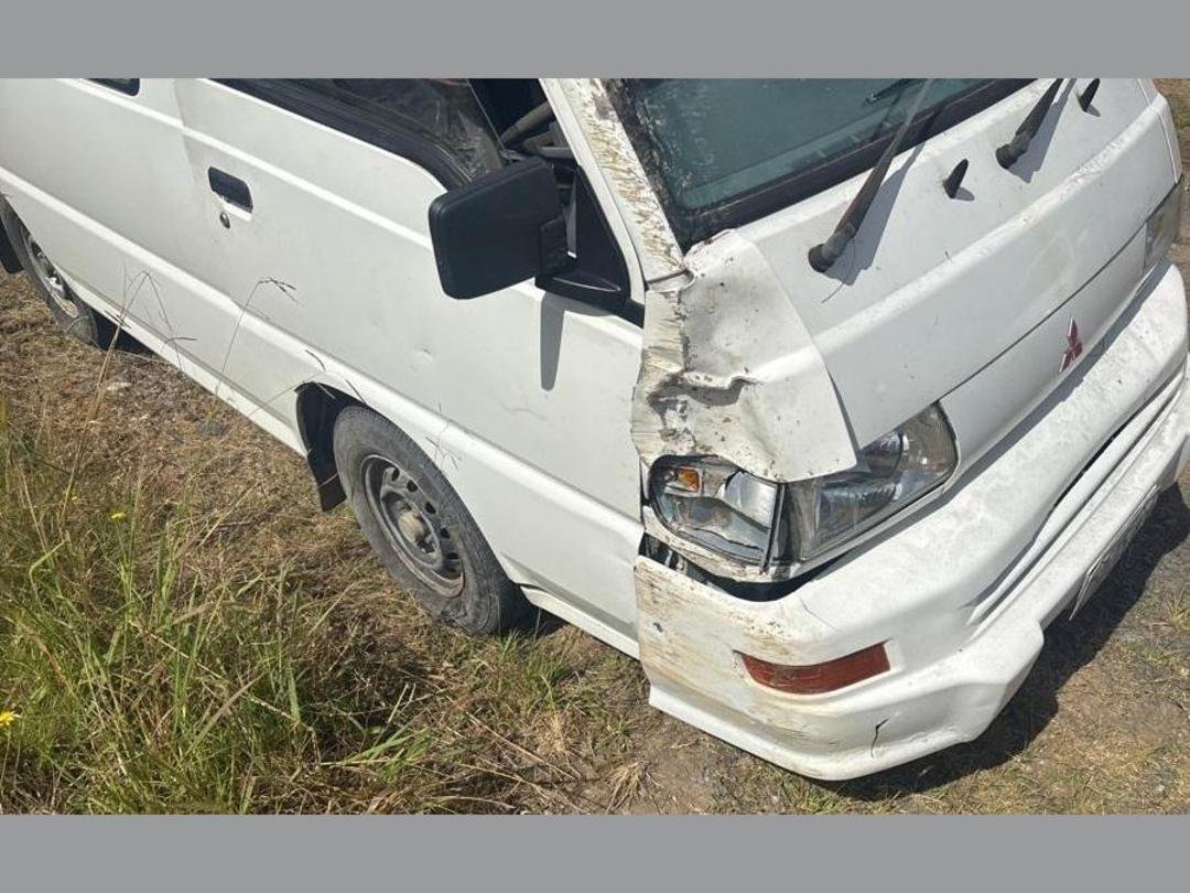 2005 Mitsubishi L300 4G63 LM2811 WRECKING FOR PARTS ONLY