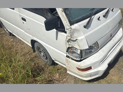 2005 Mitsubishi L300 4G63 LM2811 WRECKING FOR PARTS ONLY