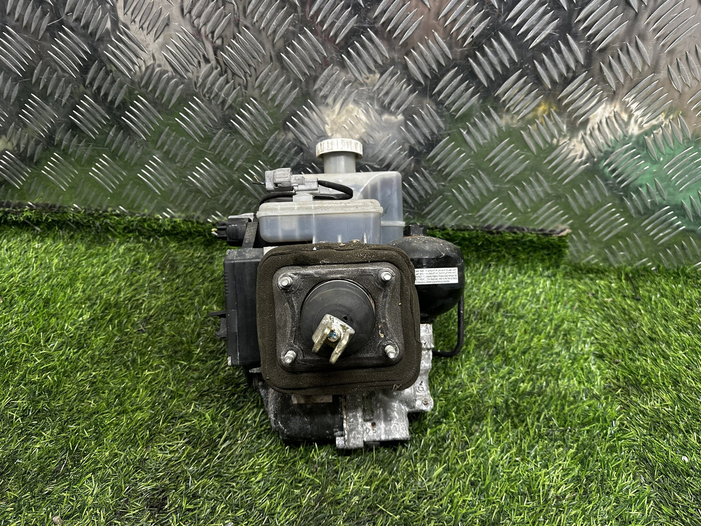 1999-2006 Mitsubishi Pajero V7*W - ABS Hydraulic Pump & Modulator Assembly PN: 4M41 2.8L Diesel