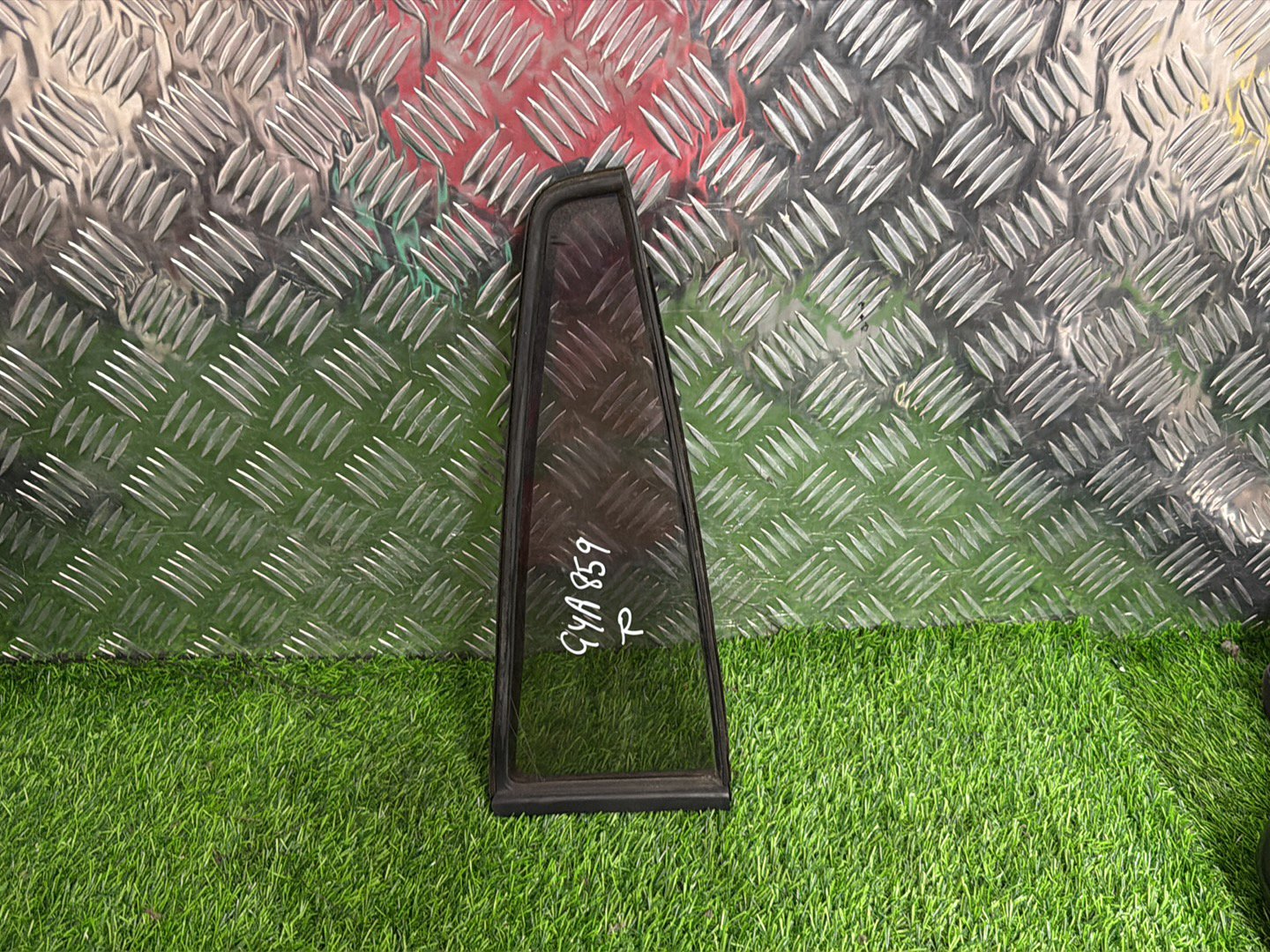 2002 - 2007 Mazda Demio Right Rear Quarter Door Glass 43R-001897 tint