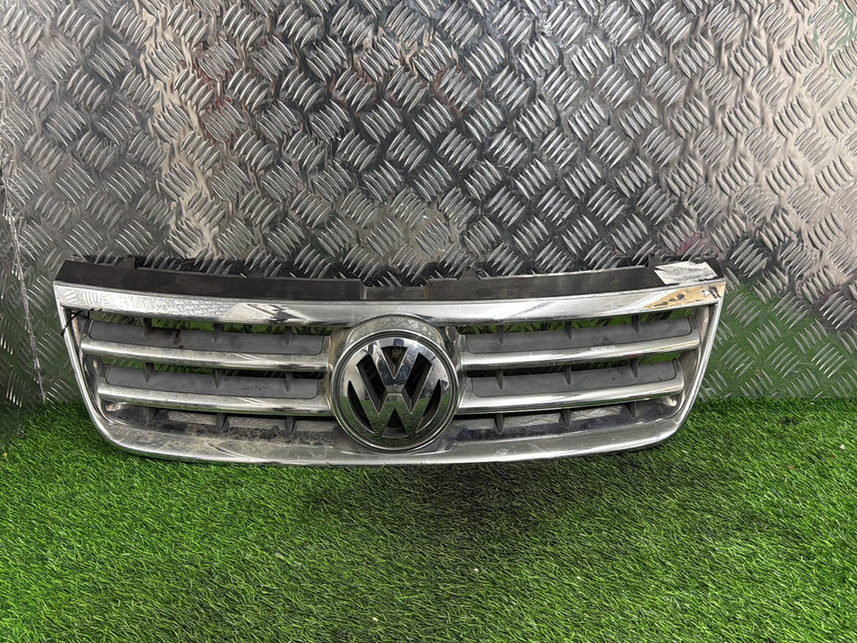 2007-2009 Volkswagen Touareg- Grille PN: 7L6 853 653
