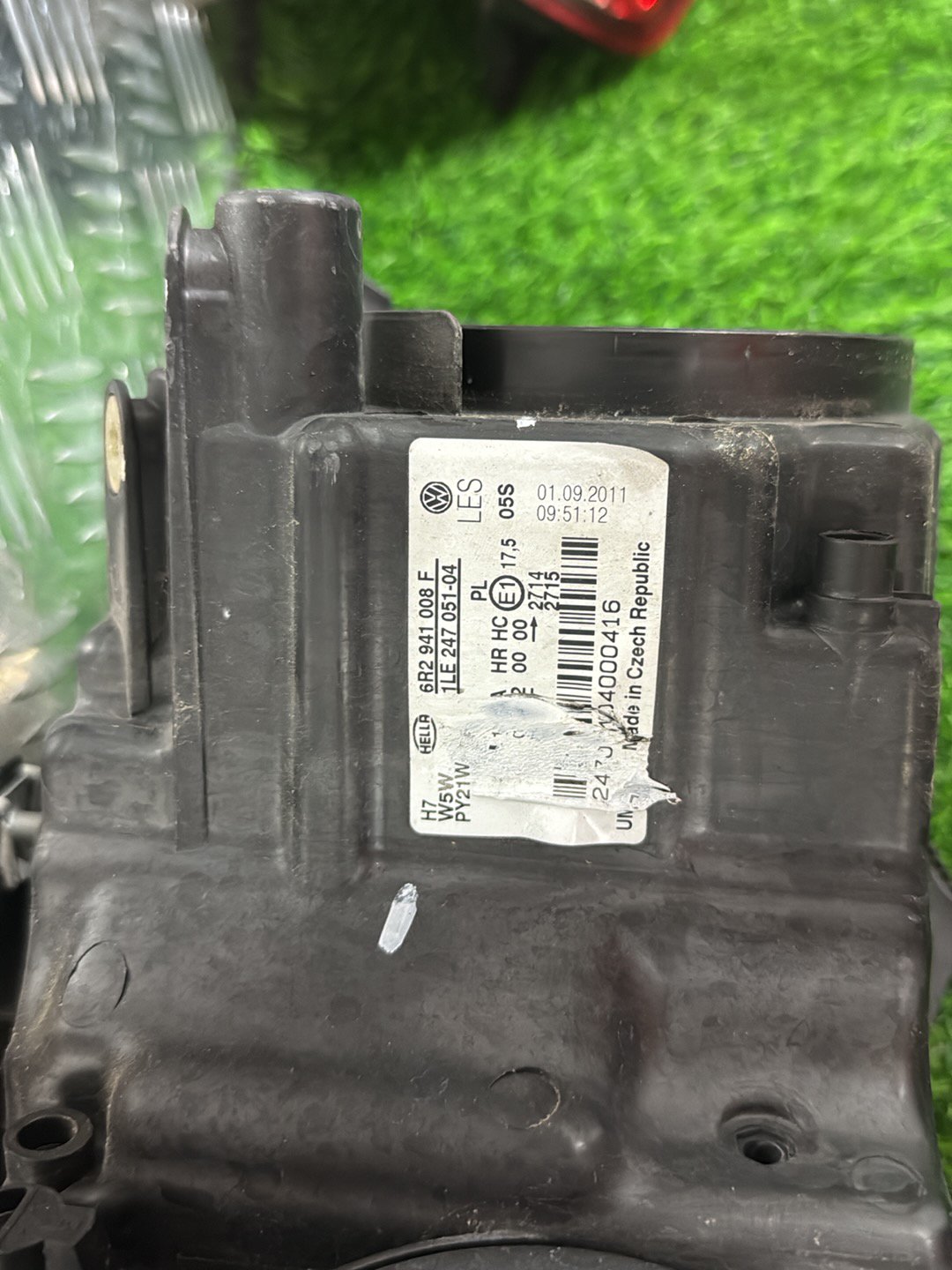 Volkswagen Polo Right Headlight 6R2 941 008 F