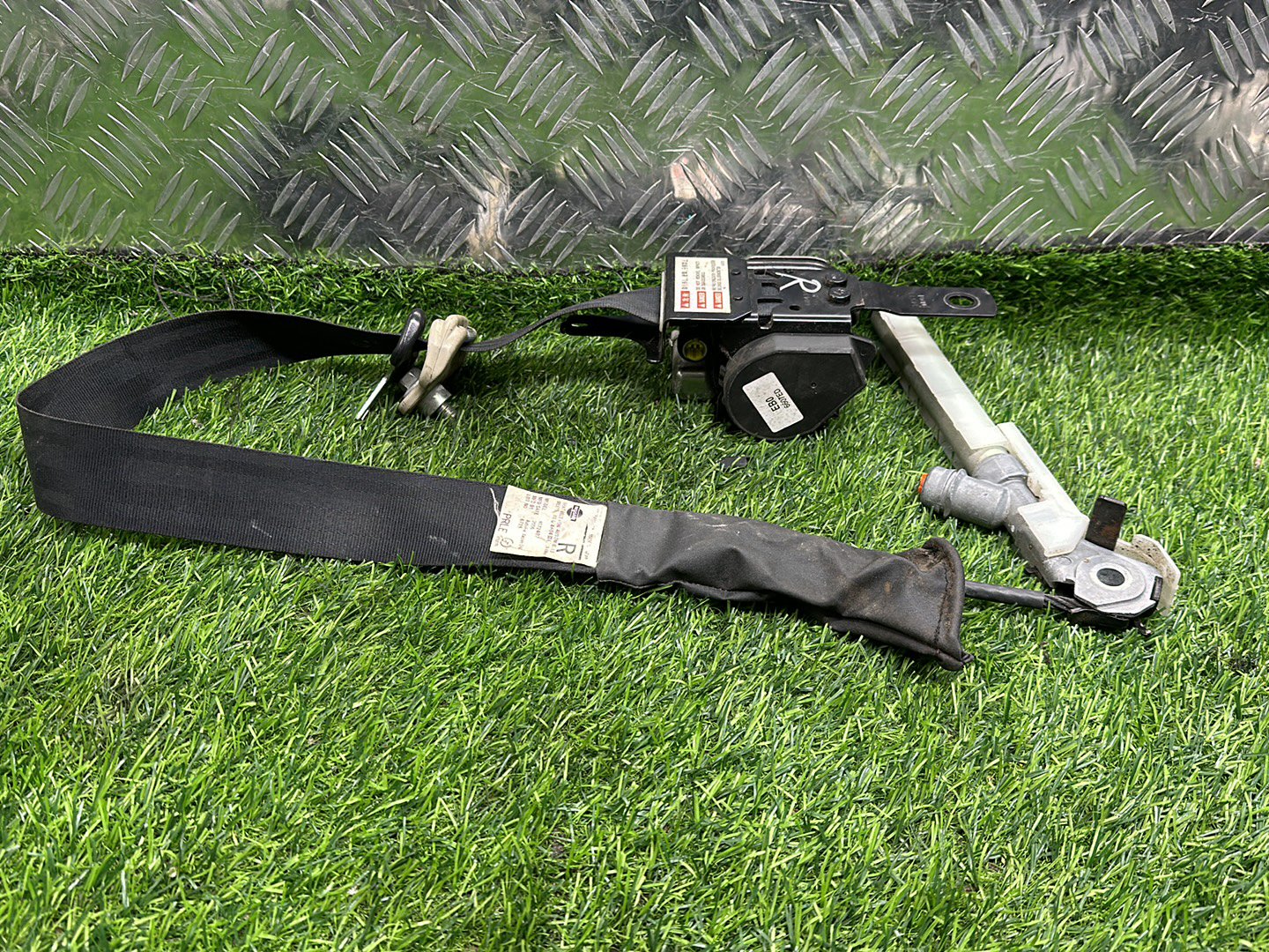2005-2010 Nissan Serena C25- Right Front Seat Belt PN: 6072407