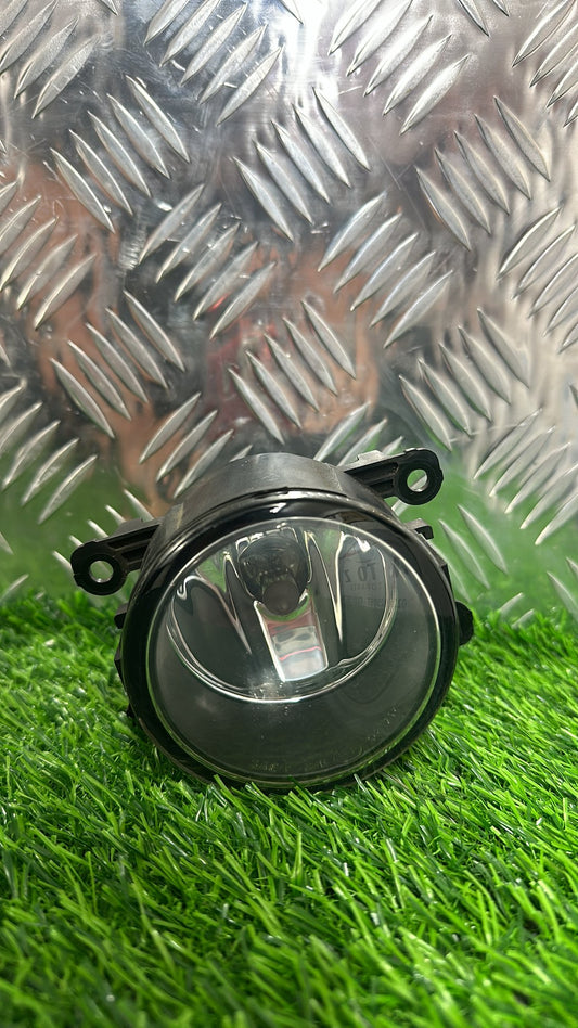 2007 - 2012 Mitsubishi Outlander Left Fog Light MN142091