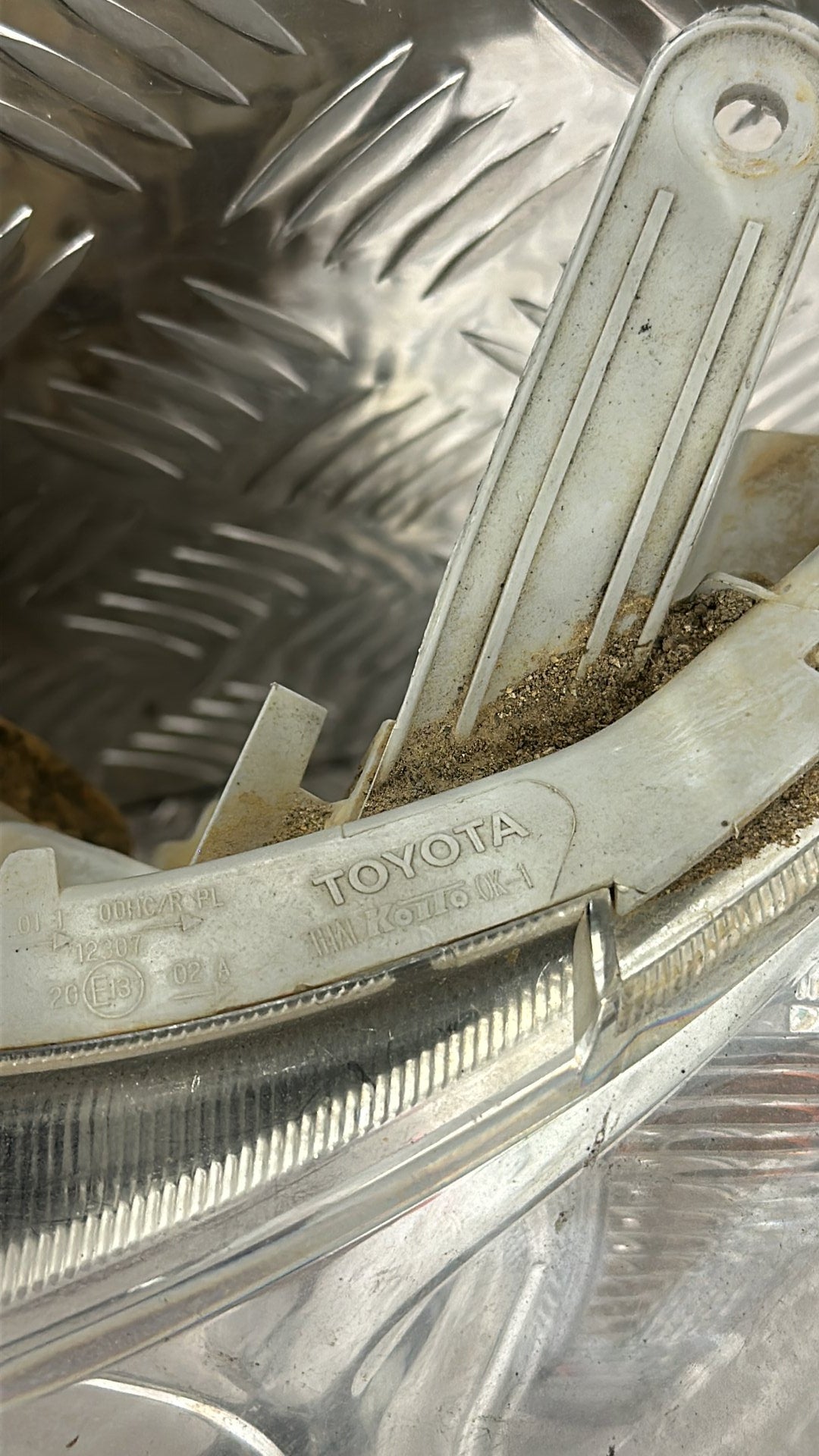 2008-2011 Toyota Hilux Left Headlight TOYOTA 0K-1