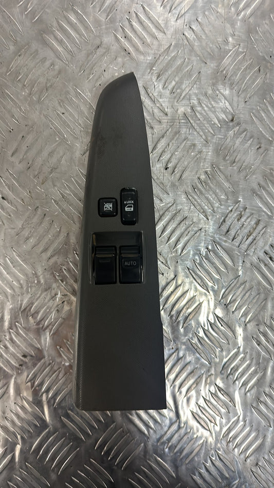 Toyota Hilux- Master Power Window Switch PN: 84820-0K111