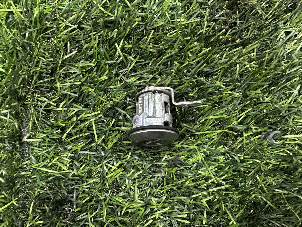 1999-2013 Mitsubishi L300 P0*W - Door Lock Barrel PN: 4G63