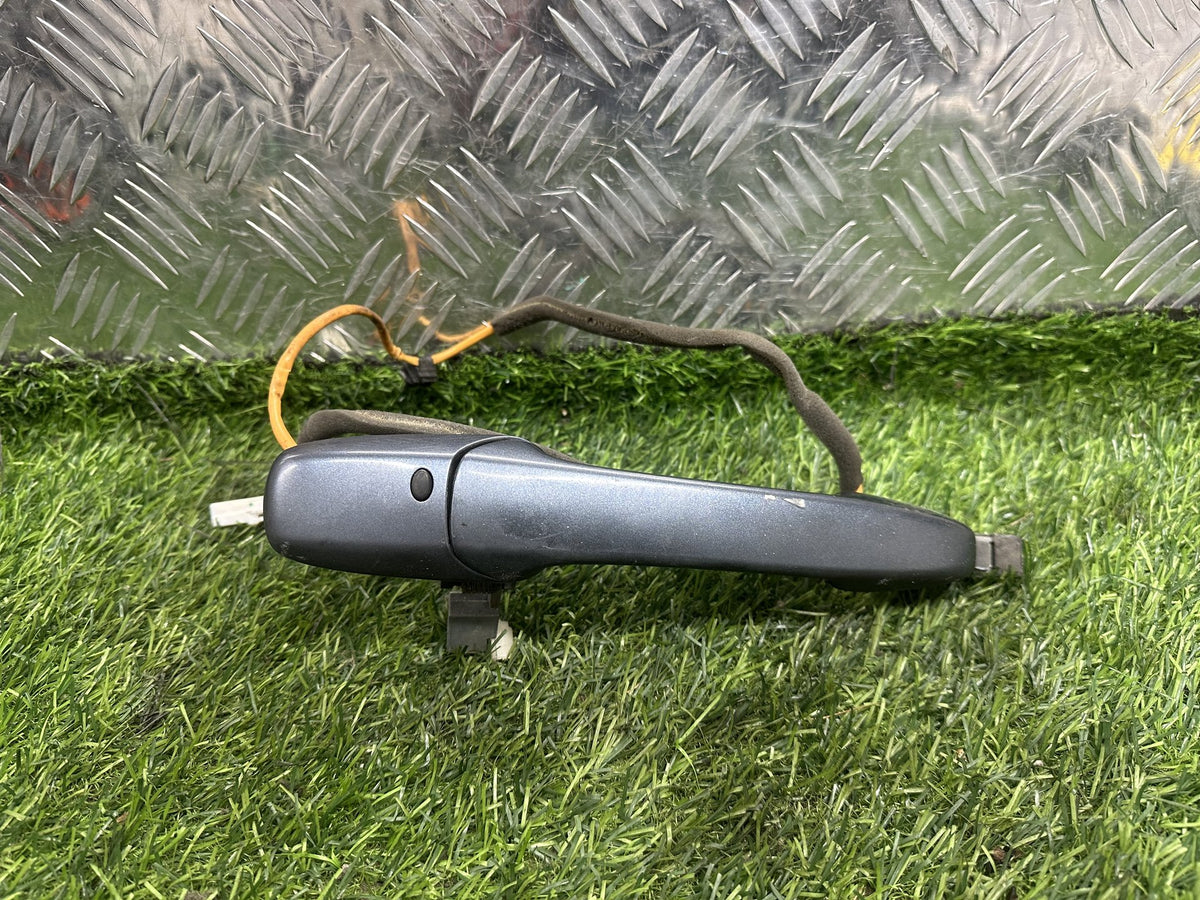 2003-2009 Mazda Axela BK - Left Front Exterior Door Handle PN: SENSOR TYPE
