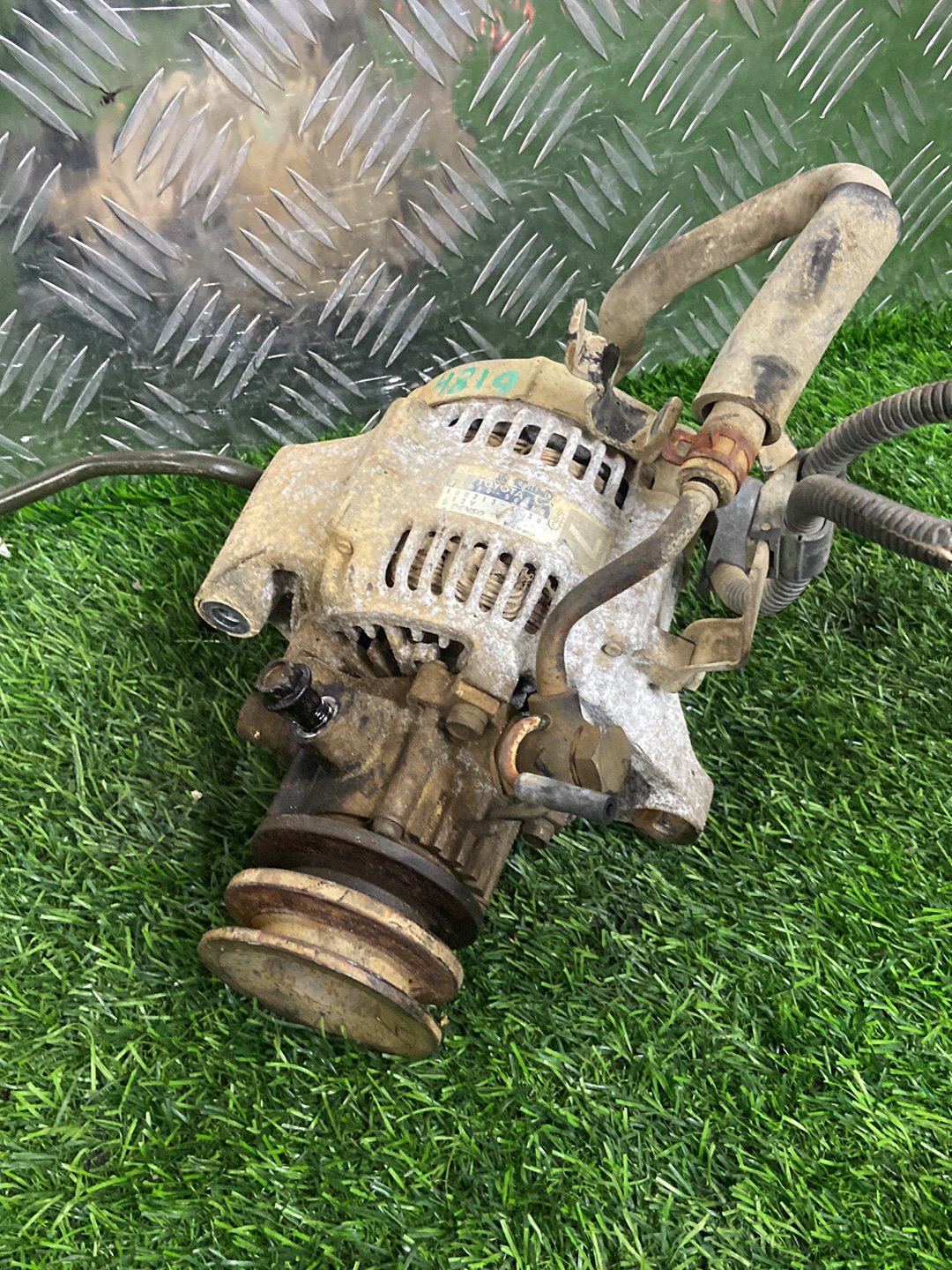 Toyota Hiace Alternator 2704054160