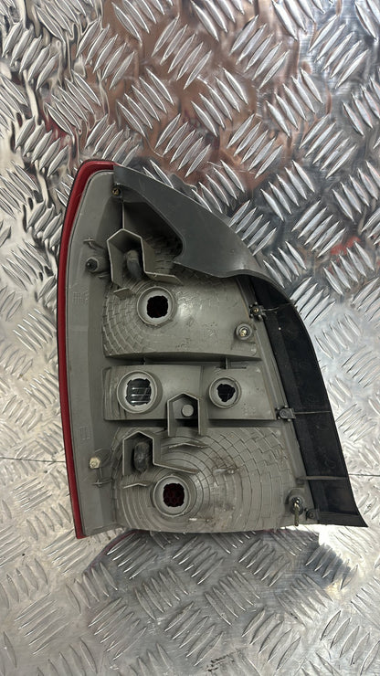 Nissan Primera Right Taillight ICHIKOH 7431