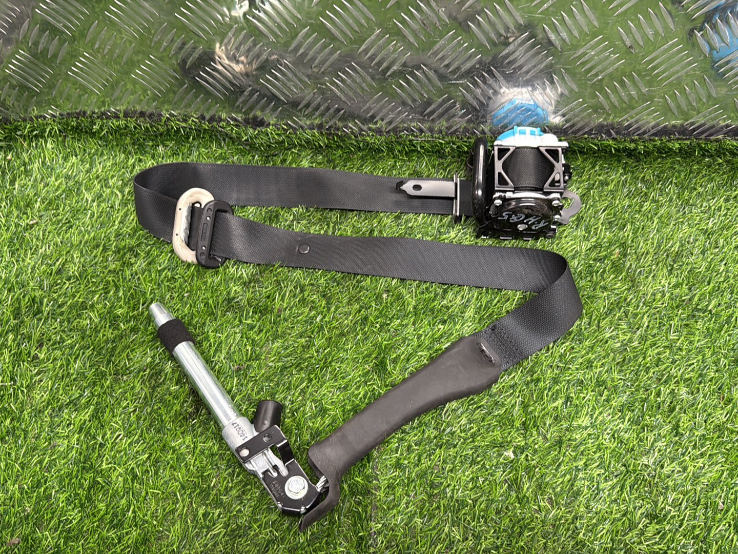 2012 - 2017 Mazda CX-5 Right Front Seat Belt TK-AH2-EH940