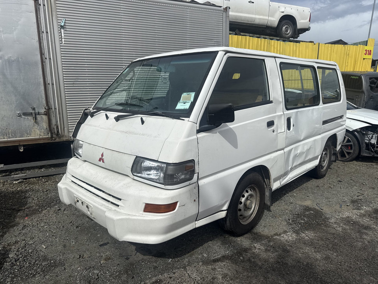 2005 Mitsubishi L300 4G63 LM2811 WRECKING FOR PARTS ONLY
