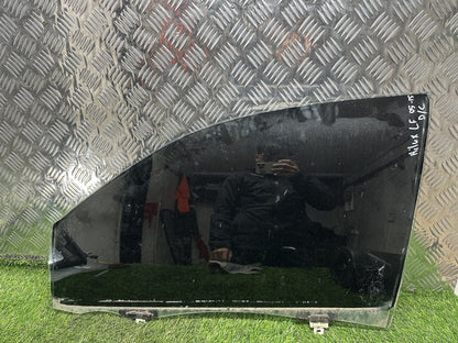 2005-2015 Toyota Hilux N20- Left Front Door Glass PN: TINTED