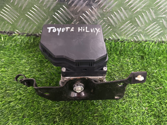 2005 - 2015 Toyota Hilux ABS Pump 44540-71260