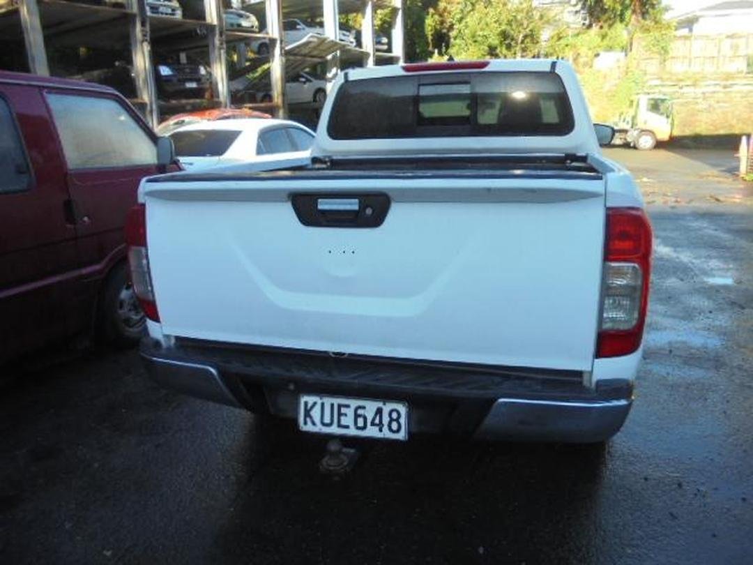2017 Nissan Navara YS23-355215A WRECKING FOR PARTS ONLY
