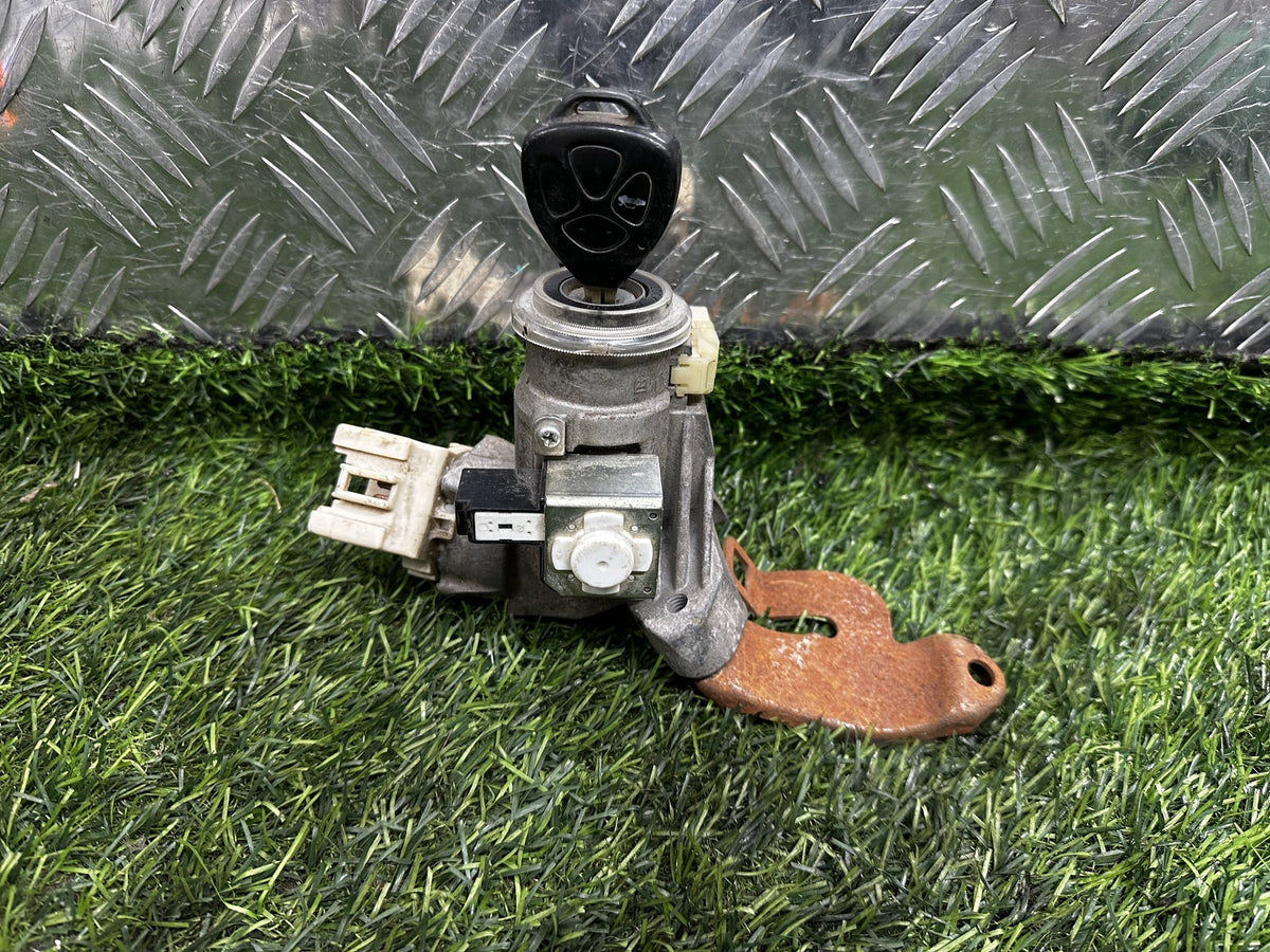 Toyota Mark X - Ignition With Key PN: 450202216