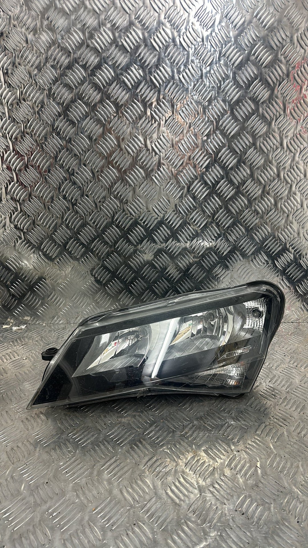 2015-2025 Skoda Superb Left Headlight 3V2 941 015