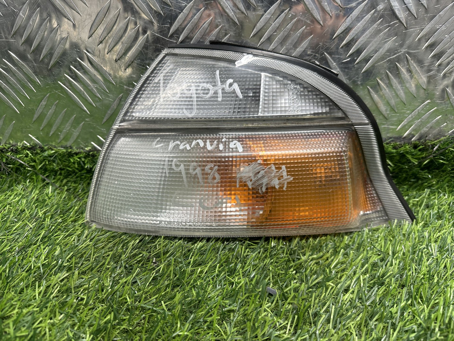 1995-2002 Toyota Granvia- Left Corner Light PN: ICHIKOH 26-52