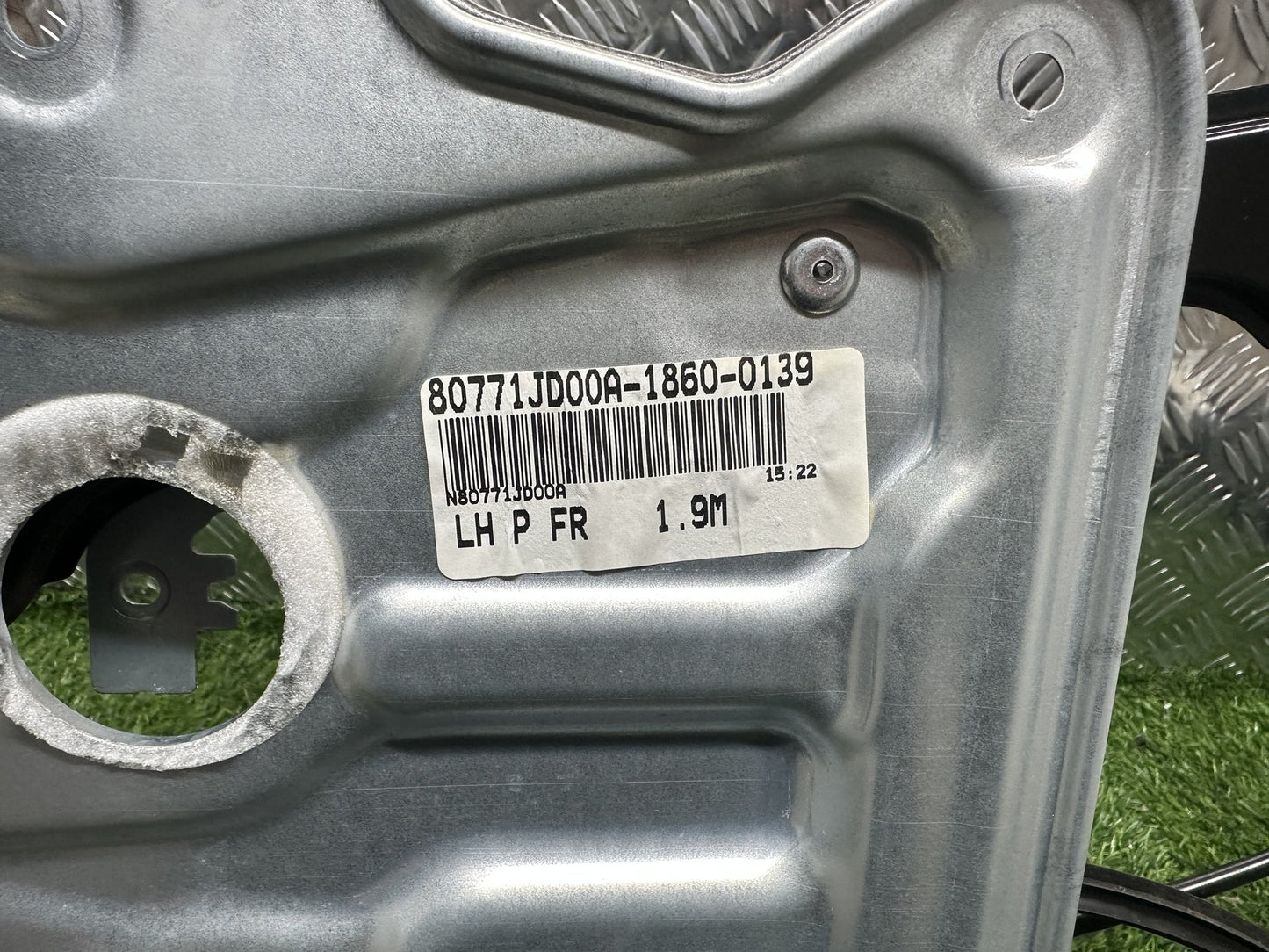 2010-2013 Nissan Qashqai J10- Left Front Window Regulator PN: (2 PIN)-80771JD00A-1860-0139