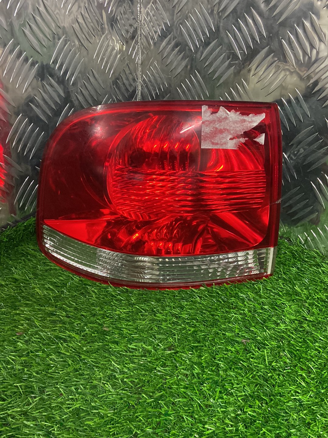 2002 - 2010 Volkswagen Touareg Left Taillight 7L6945095K
