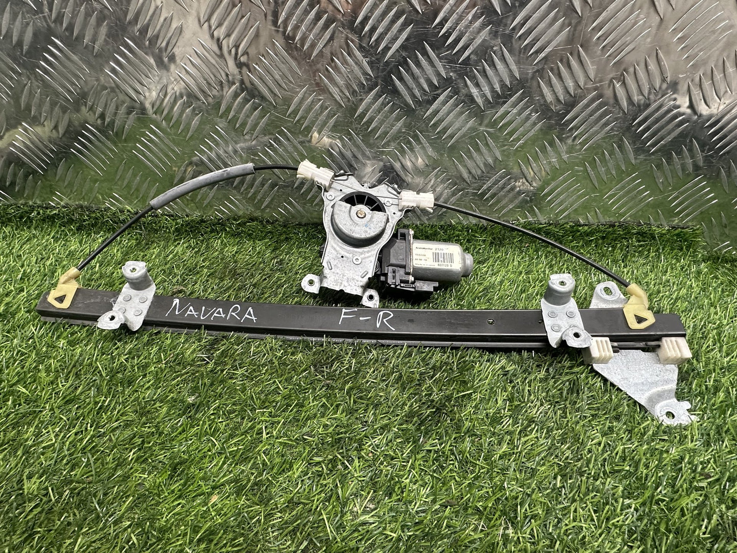 2004-2015 Nissan Navara D40- Right Front Window Regulator/Motor PN: 6 PIN TYPE