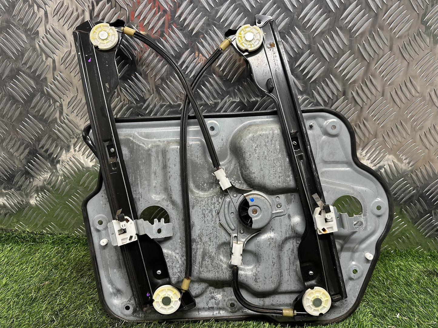 2006-2013 Nissan Dualis J10- Right Front Window Regulator/Motor PN: (6 PIN)-80770JD000-1847-0347