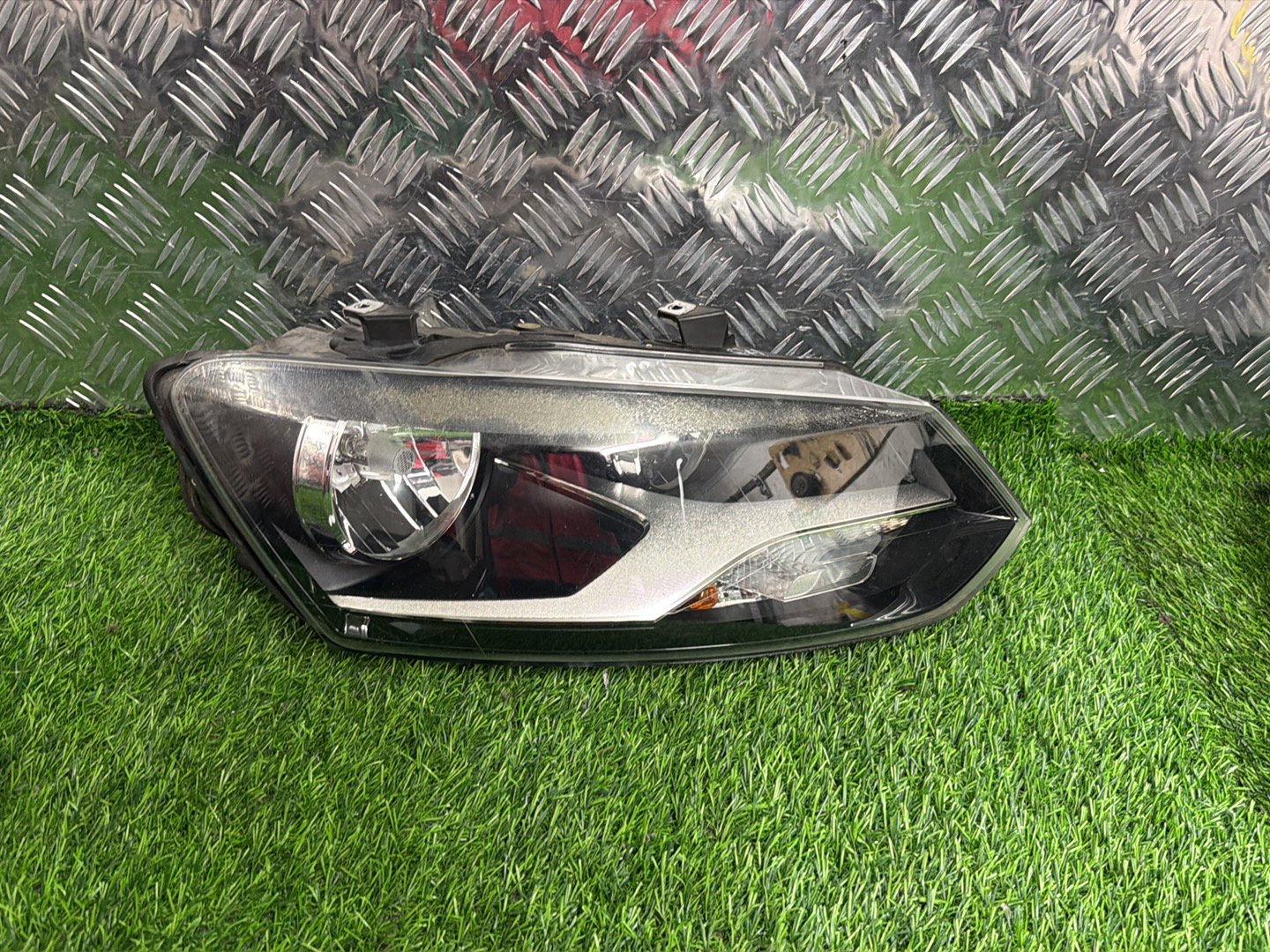 2009 - 2017 Volkswagen Polo Right Headlight HELLA 6R2 941 008 E