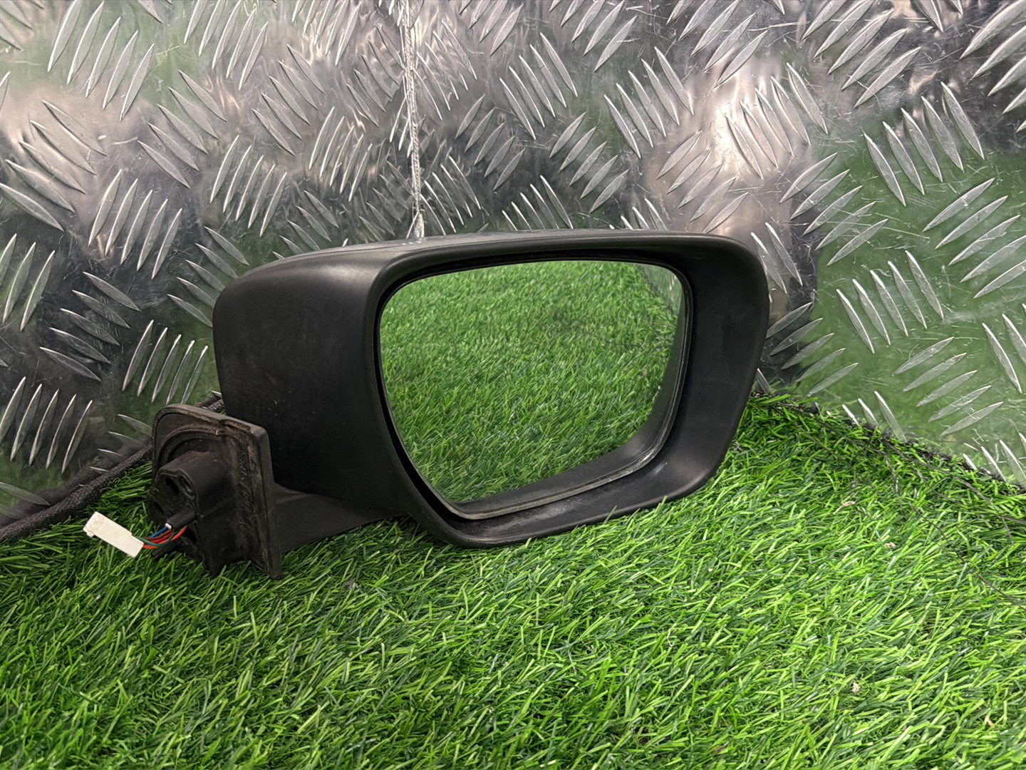 2006 - 2016 Mazda MPV Right Door Mirror 7 wires