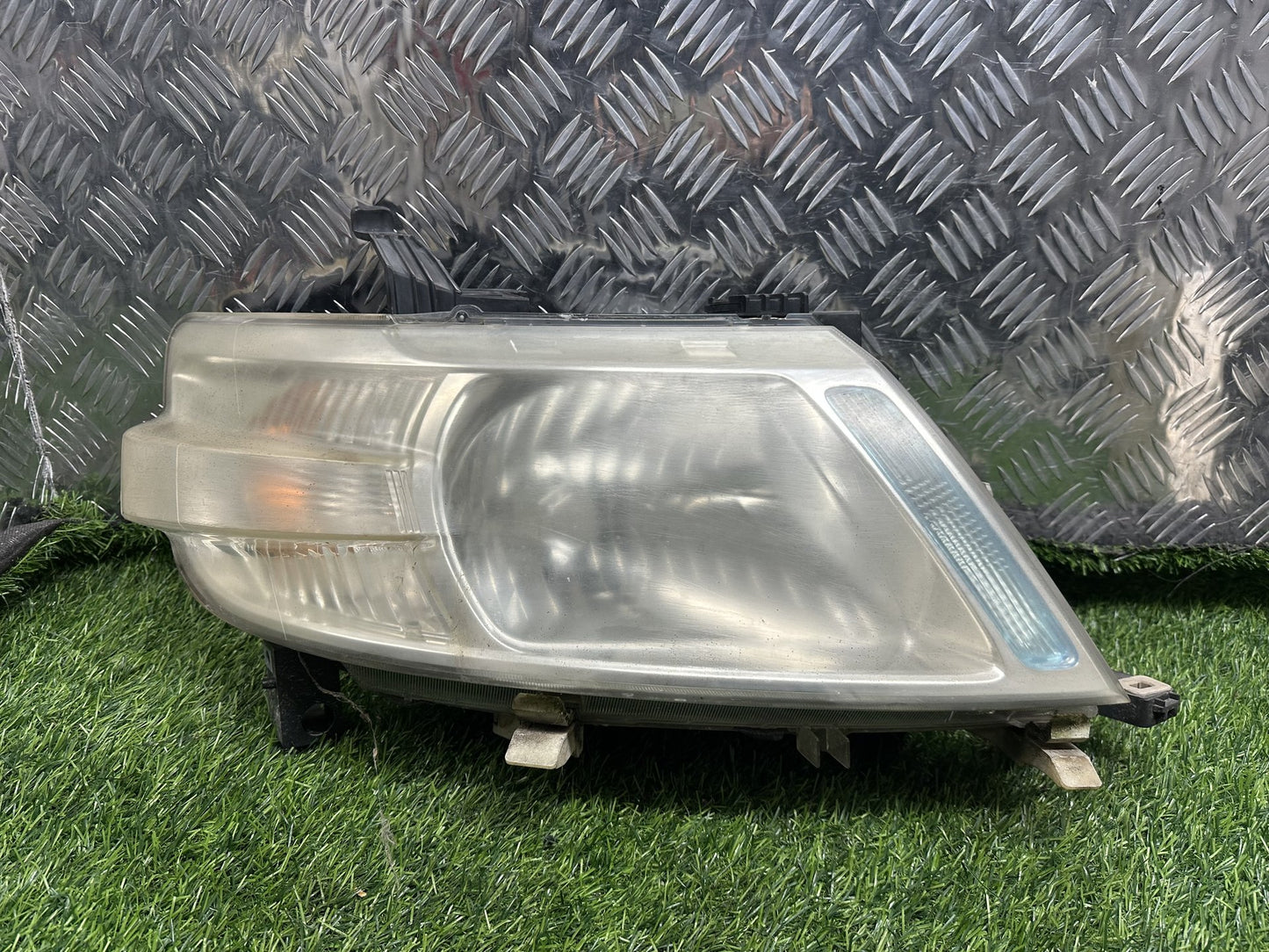 2005-2010 Nissan Serena C25- Right Headlight PN: KOITO 100-24858