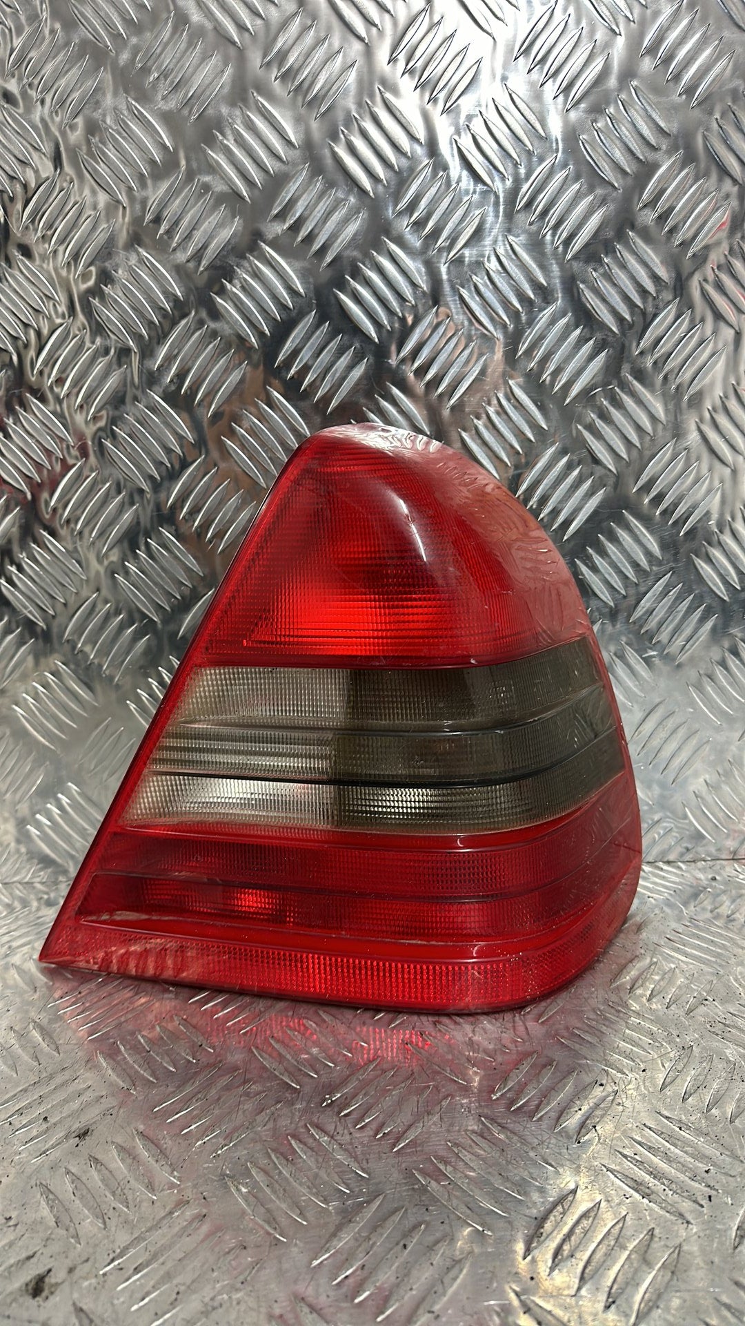 1993-2000 Mercedes-Benz C180 202.018- Right Taillight PN: UL0-3301