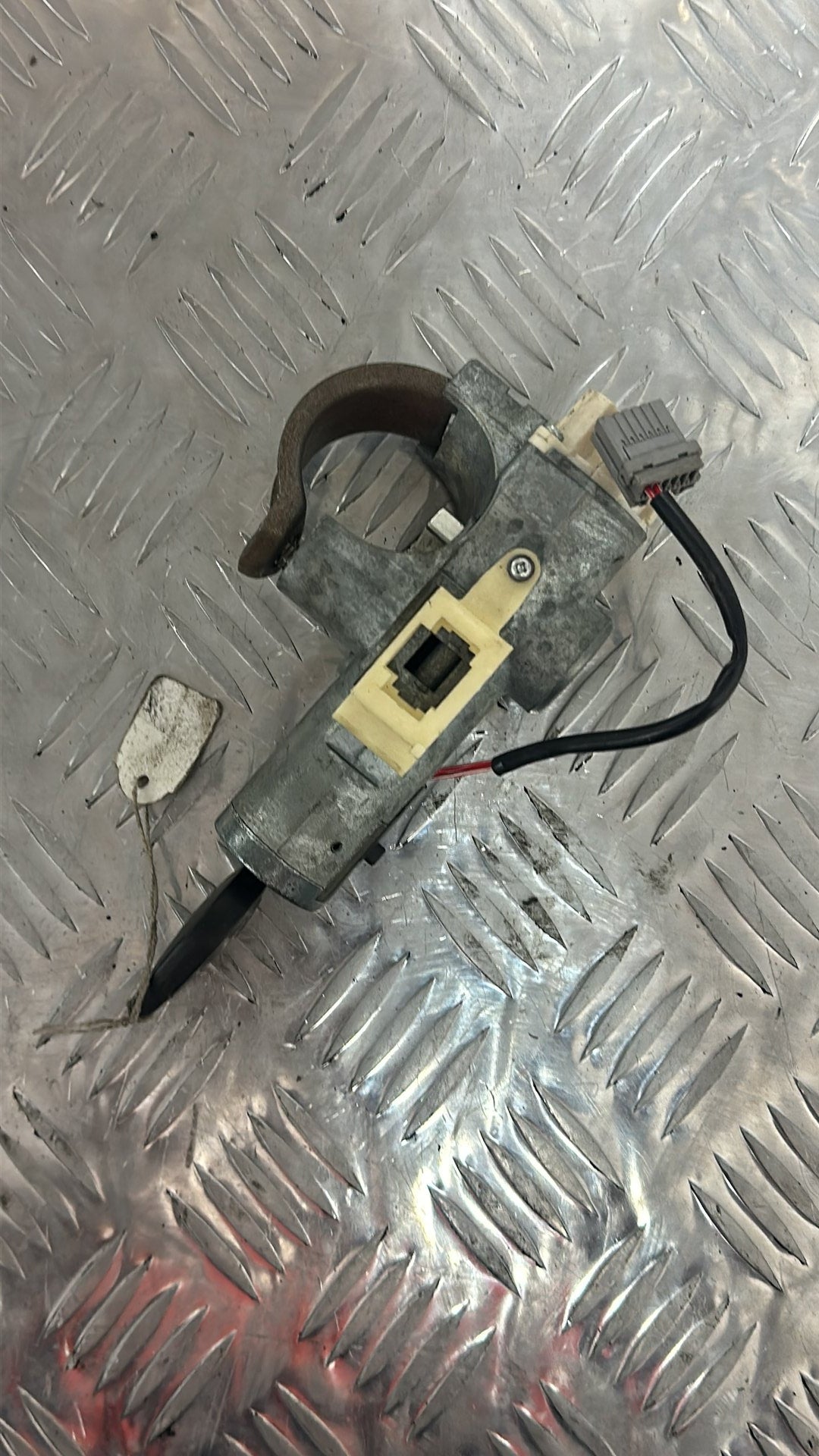 2010-2017 Nissan Juke- Ignition With Key PN: AS-74