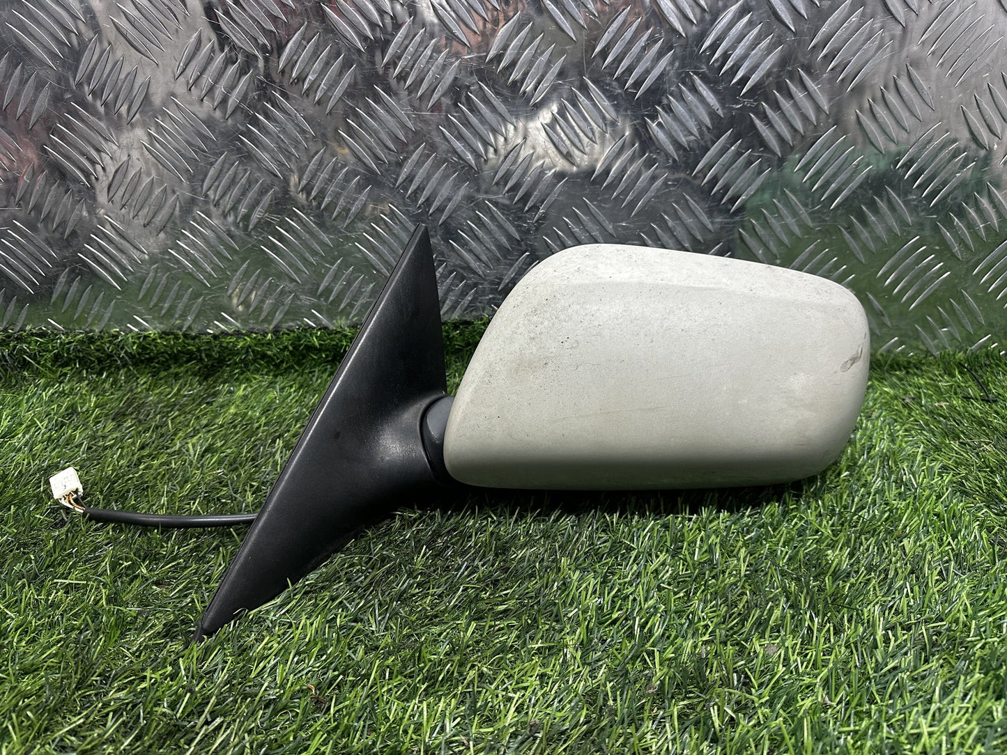 2006-2011 Toyota Camry V40 - Left Door Mirror PN: 4 WIRE TYPE