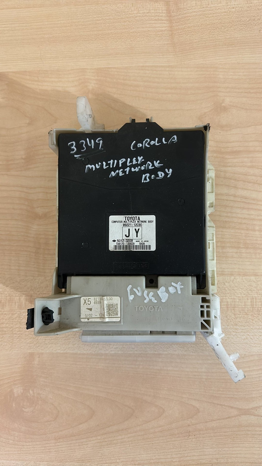 2012-2018 Toyota Auris Body Control Module 89221-12C90