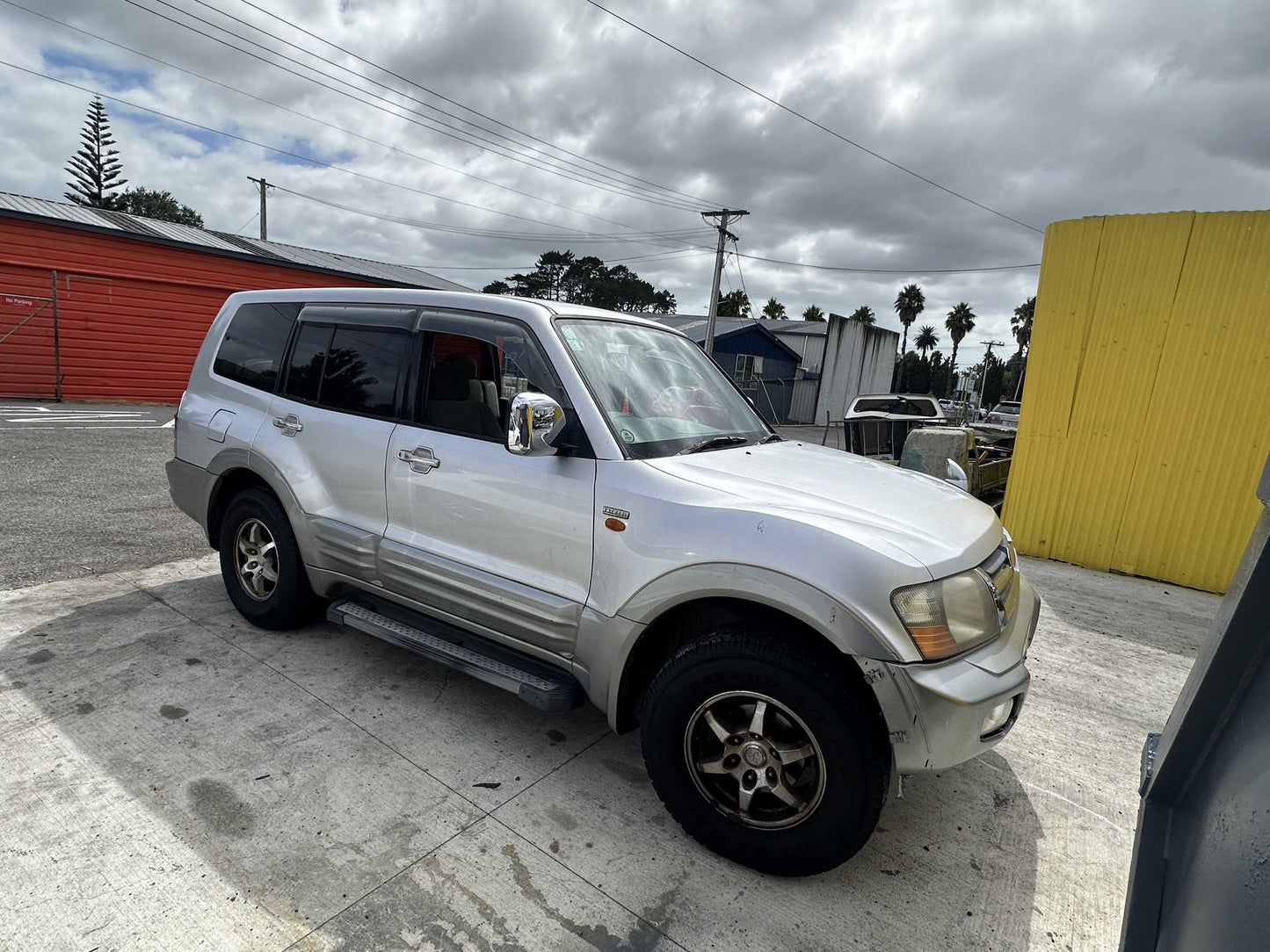 2000 Mitsubishi Pajero 6G74 LP4530 WRECKING FOR PARTS ONLY
