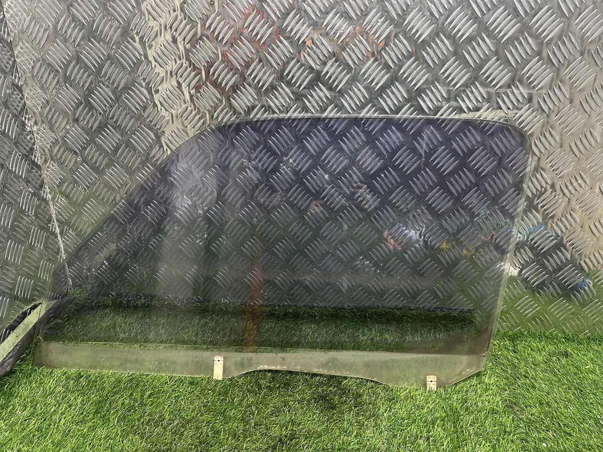 1990-2004 Toyota Hiace H100 RZH103 - Right Front Door Glass PN: AS2M