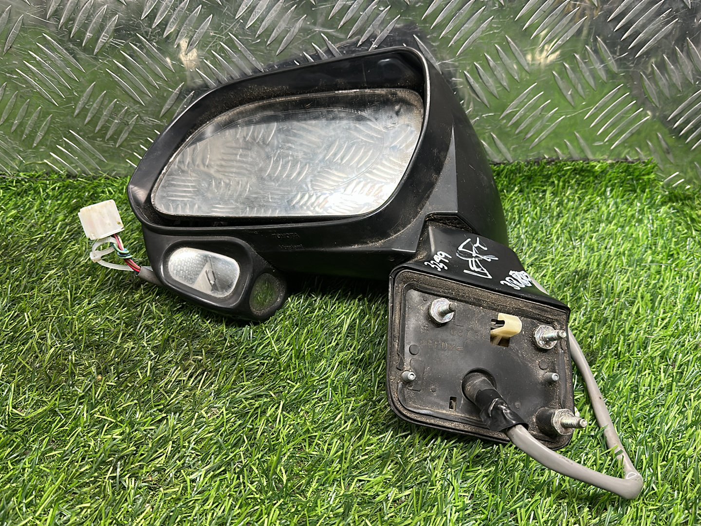 2007-2014 Toyota Noah R70- Left Door Mirror PN: 7 WIRE TYPE
