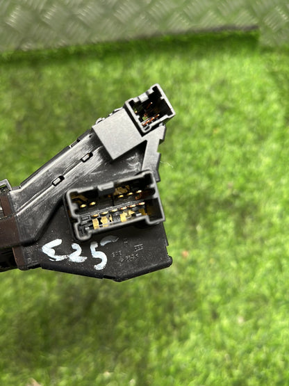 2001-2012 Nissan Caravan E25- Right Combination Switch PN: 5690A