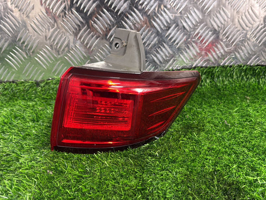 2010-2013 Nissan Elgrand E52- Right Taillight PN: STANLEY P8503