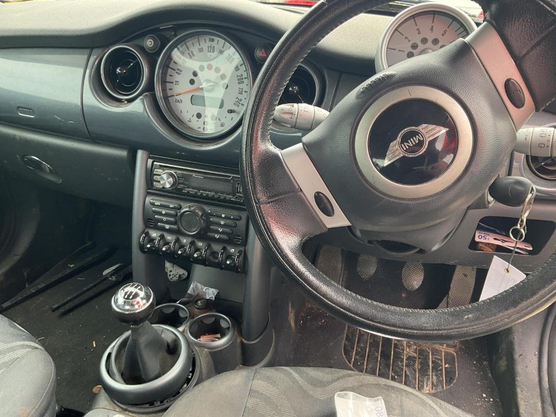 2004 BMW Mini W10B16A WRECKING FOR PARTS ONLY